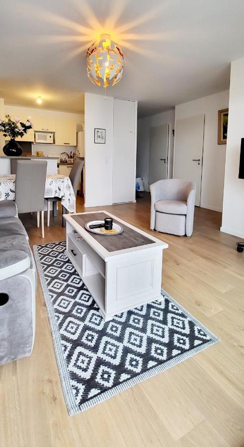 Appartement Moderne Finement Decore Avec Balcon A Vannes Centre Εξωτερικό φωτογραφία